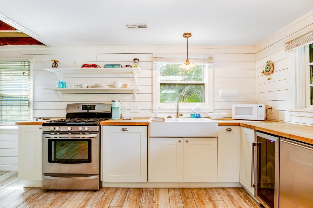 This Place Cottage B Folly Beach Bagian luar foto